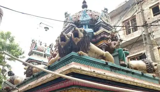 Arulmigu Mariyamman Vagaiyara Temple, Kadaiveethi, Thiruchirappalli - 620008 அருள்மிகு மாரியம்மன் வகையறா திருக்கோயில், Kadaiveethi, Thiruchirappalli - 620008, Thiruchirappalli - Ancient Temple Architecture and History Image 3