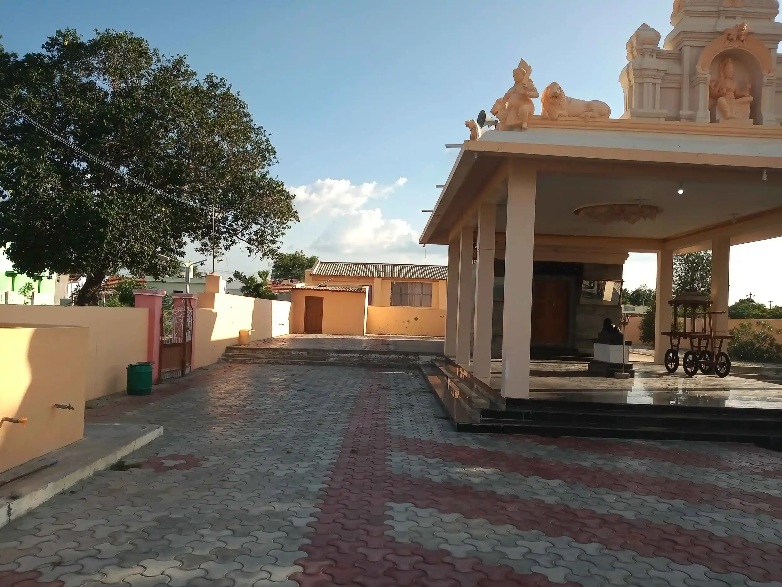 Arulmigu Mariyamman Vinayagar Temple, Panickampatty - 641664 அருள்மிகு மாரியம்மன் மற்றும் விநாயகர் திருக்கோயில், Panickampatty - 641664, Tiruppur - Ancient Temple Architecture and History Image 4