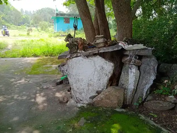 Arulmigu Mariyamman Vinayakar Temple, Kuruparahalli - 635302 அருள்மிகு மாரியம்மன், விநாயகர் திருக்கோயில், Kuruparahalli - 635302, Dharmapuri - Ancient Temple Architecture and History Image 2