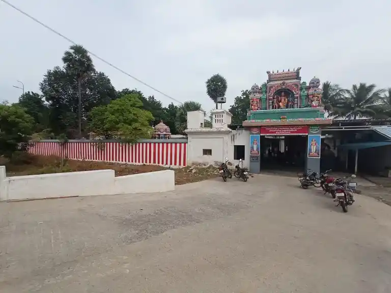 Arulmigu Markamudaiyavar, Panayadiyandavar Temple, Thimmarayasamuthiram - 620005 Arulmigu Markamudaiyavar, Panayadiyandavar Temple, Thimmarayasamuthiram - 620005, Thiruchirappalli - Ancient Temple Architecture and History Image 2