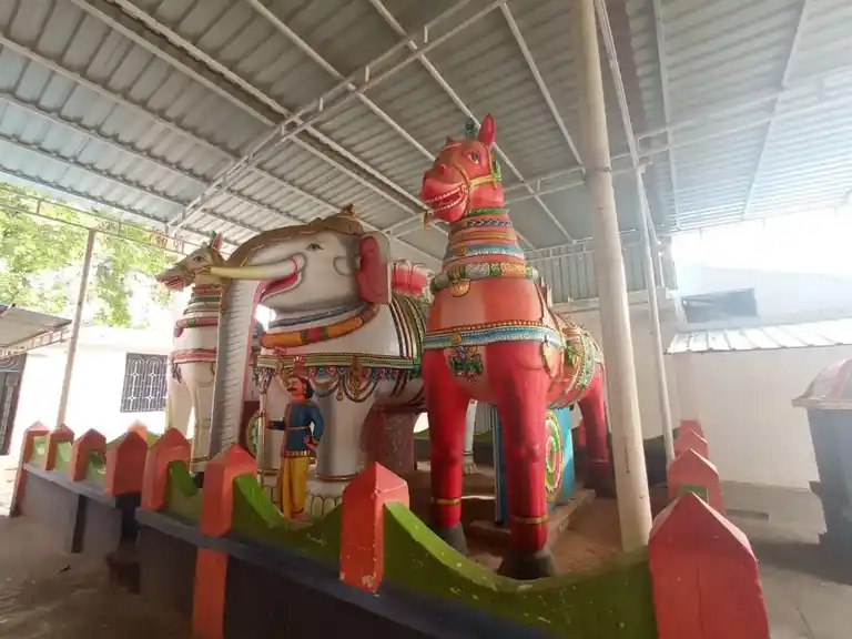 Arulmigu Markamudaiyavar, Panayadiyandavar Temple, Thimmarayasamuthiram - 620005 Arulmigu Markamudaiyavar, Panayadiyandavar Temple, Thimmarayasamuthiram - 620005, Thiruchirappalli - Ancient Temple Architecture and History Image 4