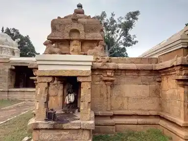 Arulmigu Markapureeswarar Temple, Visalur, Kulathur Taluk - 622502 அருள்மிகு மார்க்கபுரீஸ்வரர் திருக்கோயில், விசலூர், குளத்தூர் வட்டம் - 622502, Pudukkottai - Ancient Temple Architecture and History Image 4