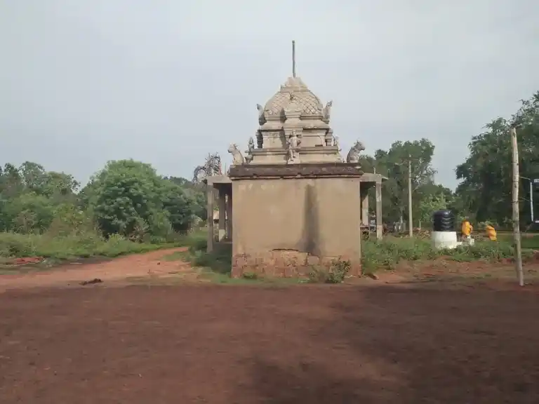 Arulmigu Marungapuri Ayyanar Temple, Idaiyakuruchi - 612719 அருள்மிகு மருங்காபுரி அய்யனார் திருக்கோயில், Idaiyakuruchi - 612719, Ariyalur - Ancient Temple Architecture and History Image 4