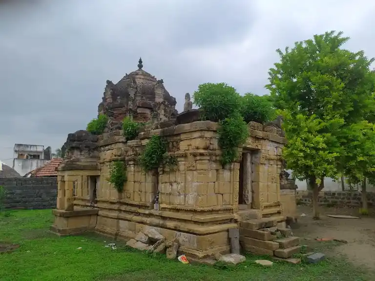 Arulmigu Marunthatheeswarar Temple, Murukkankudi - 621133