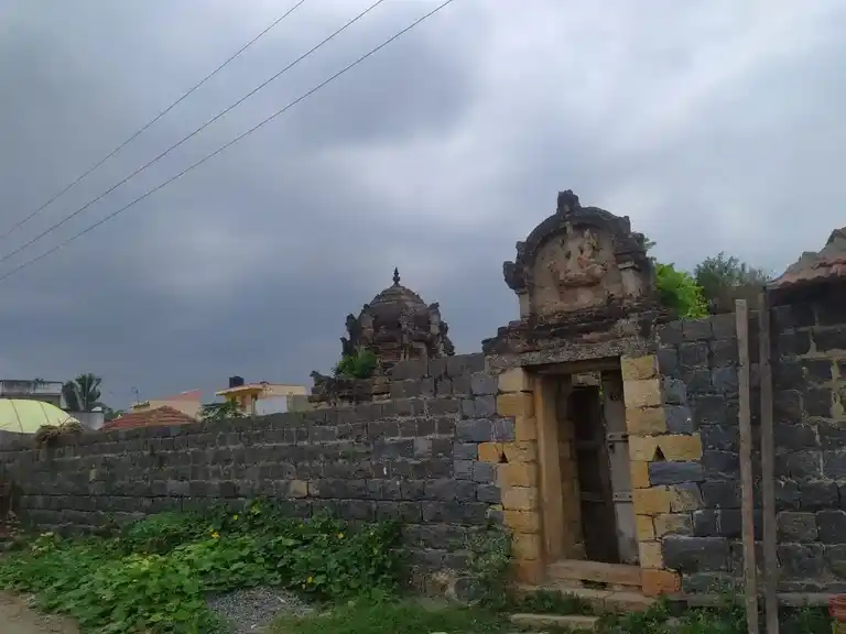Arulmigu Marunthatheeswarar Temple, Murukkankudi - 621133 அருள்மிகு மருதாந்தீஸ்வரர் திருக்கோயில், முருக்கன்குடி - 621133, Perambalur - Ancient Temple Architecture and History Image 3