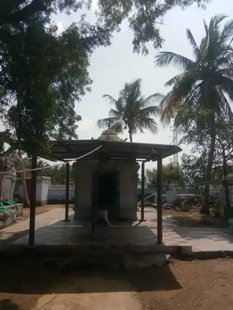 Arulmigu Marutha Kaliamman Temple, Eramanayakanpatti - 624613 அருள்மிகு மருத காளியம்மன் திருக்கோயில், Eramanayakanpatti - 624613, Dindigul - Ancient Temple Architecture and History Image 2