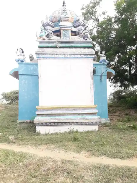 Arulmigu Maruthaikkulam Pidaari Temple, Vellaanchaar - 622103 அருள்மிகு மருதைக்குளம் பிடாரி திருக்கோயில், Vellaanchaar - 622103, Pudukkottai - Ancient Temple Architecture and History Image 3