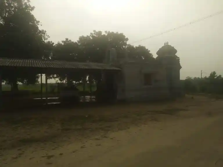 Arulmigu Maruthakaliyamman Mariyamman Temple, Renganathapuram - 639202 அருள்மிகு மருதகாளியம்மன் மாரியம்மன் திருக்கோயில்,  - 639202, Karur - Ancient Temple Architecture and History Image 2