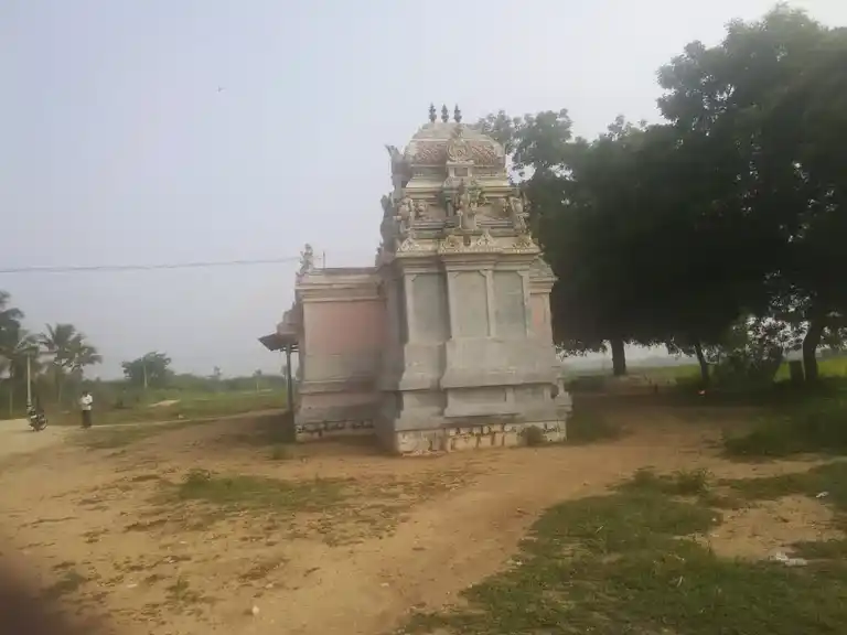 Arulmigu Maruthakaliyamman Mariyamman Temple, Renganathapuram - 639202 அருள்மிகு மருதகாளியம்மன் மாரியம்மன் திருக்கோயில்,  - 639202, Karur - Ancient Temple Architecture and History Image 4