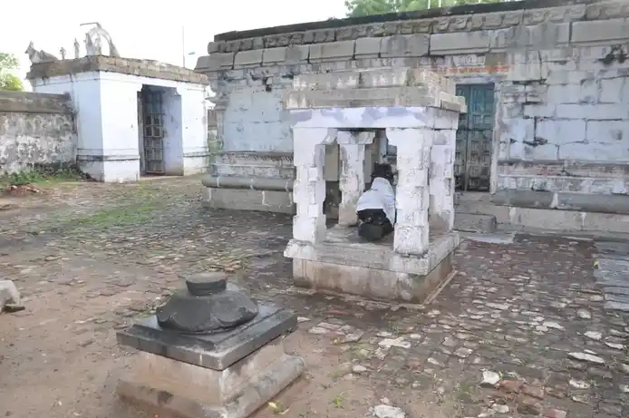 Arulmigu Maruthantheeswarar Temple, Pennakonam - 621108 அருள்மிகு மருந்தாதீஸ்வரர் மற்றும் வேணுகோபாலசுவாமி திருக்கோயில், Pennakonam - 621108, Perambalur - Ancient Temple Architecture and History Image 3