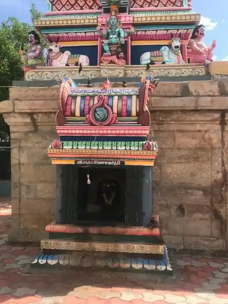 Arulmigu Maruthappa Iyyanar Temple, Melavaniyangudi - 630561 அருள்மிகு மருதப்பஅய்யனார் திருக்கோயில், மேலவாணியங்குடி, Melavaniyangudi - 630561, Sivagangai - Ancient Temple Architecture and History Image 4