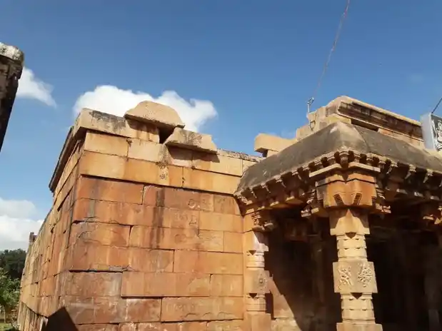 Arulmigu Maruthappasamy Temple, Vikkramangalam - 625207 அருள்மிகு மருதப்பசாமி திருக்கோயில், Vikkramangalam - 625207, Madurai - Ancient Temple Architecture and History Image 2