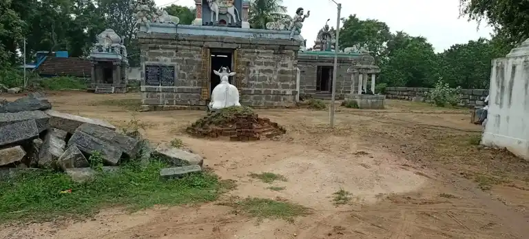 Arulmigu Marutheeswarar Temple, Navamaalmaruthur - 605102 அருள்மிகு மருந்தீஸ்வரர் திருக்கோயில், Navamaalmaruthur - 605102, Viluppuram - Ancient Temple Architecture and History Image 2