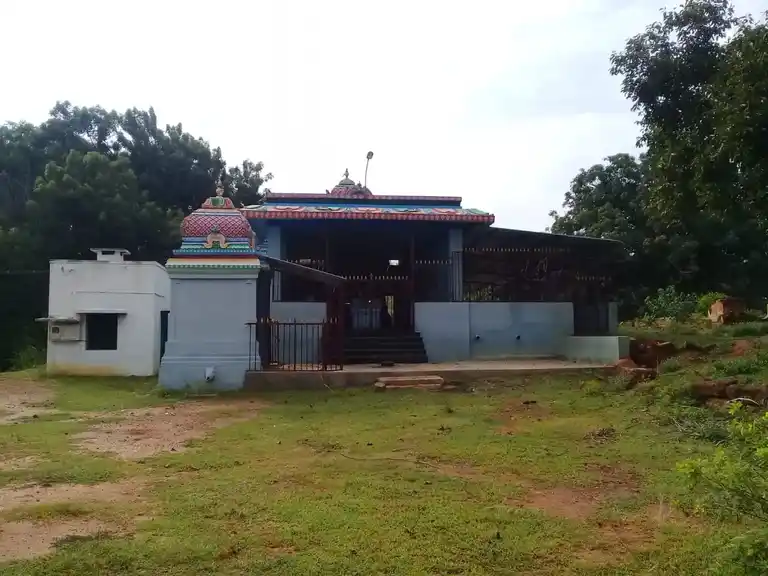 Arulmigu Maruthudaiya Ayyanar Temple, Manachai - 630107 அருள்மிகு. மாருடைய அய்யனார் திருக்கோயில், Manachai - 630107, Sivagangai - Ancient Temple Architecture and History Image 4
