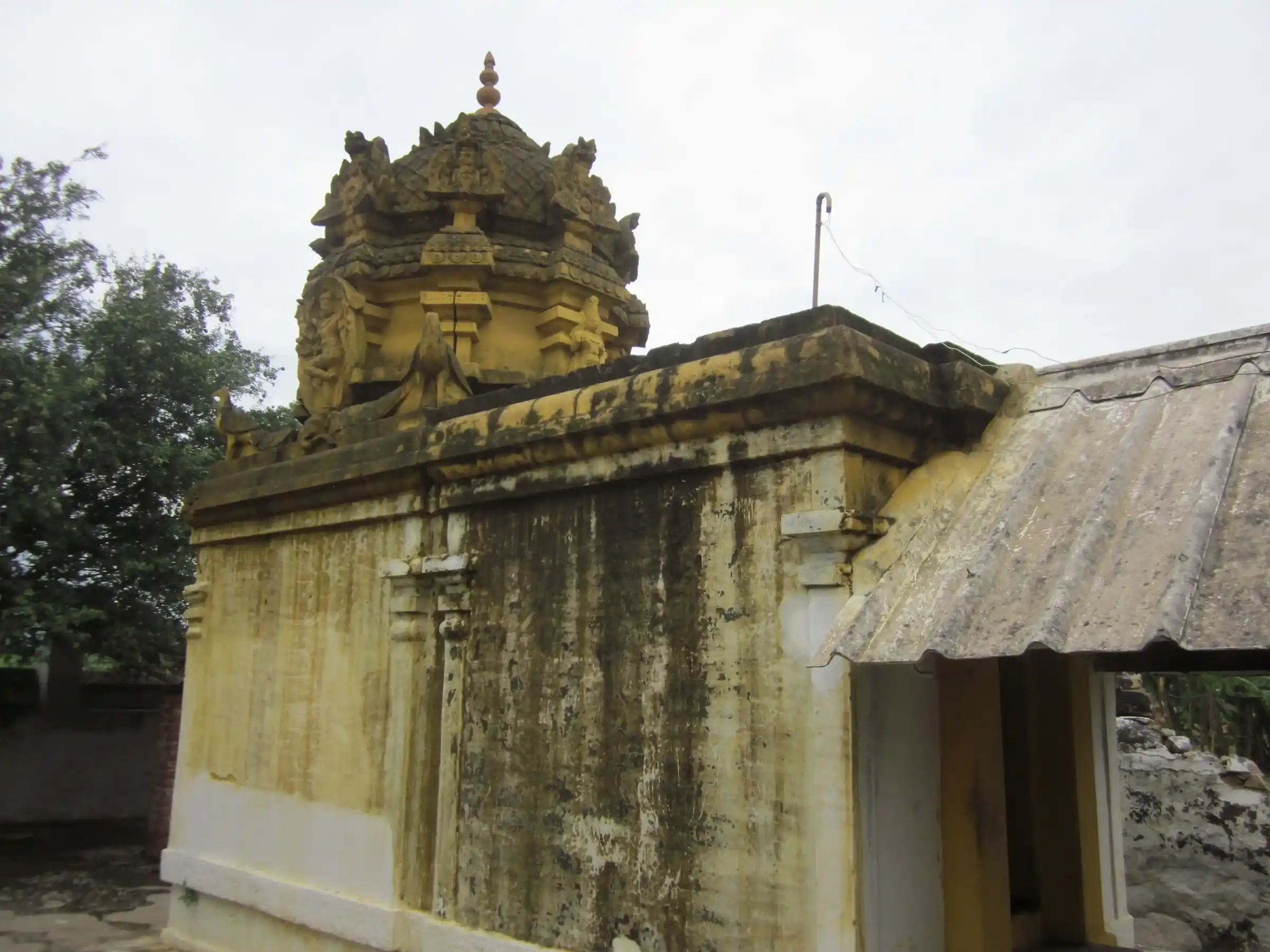 Arulmigu Matheshwarar Varatharajaperumal Temple, Kurichi, Bhavani - 638314 அருள்மிகு மாதேஸ்வரர் வரதராஜப்பெருமாள் திருக்கோயில், Bhavani - 638314, Erode - Ancient Temple Architecture and History Image 5