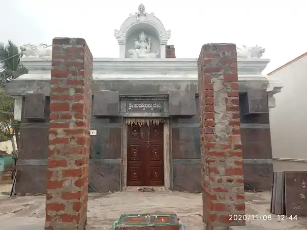 Arulmigu Mathooramman Temple, Andevanapalli - 635107 அருள்மிகு மத்தூரம்மன் திருக்கோயில், அந்தேவனப்பள்ளி - 635107, Krishnagiri - Ancient Temple Architecture and History Image 4