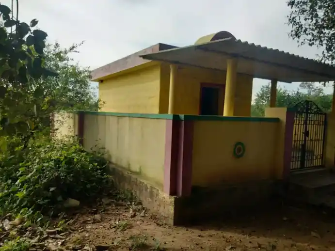 Arulmigu Mathooramman Temple, Thandarai - 635107 அருள்மிகு மத்தூரம்மா திருக்கோயில், தண்டரை - 635107, Krishnagiri - Ancient Temple Architecture and History Image 2