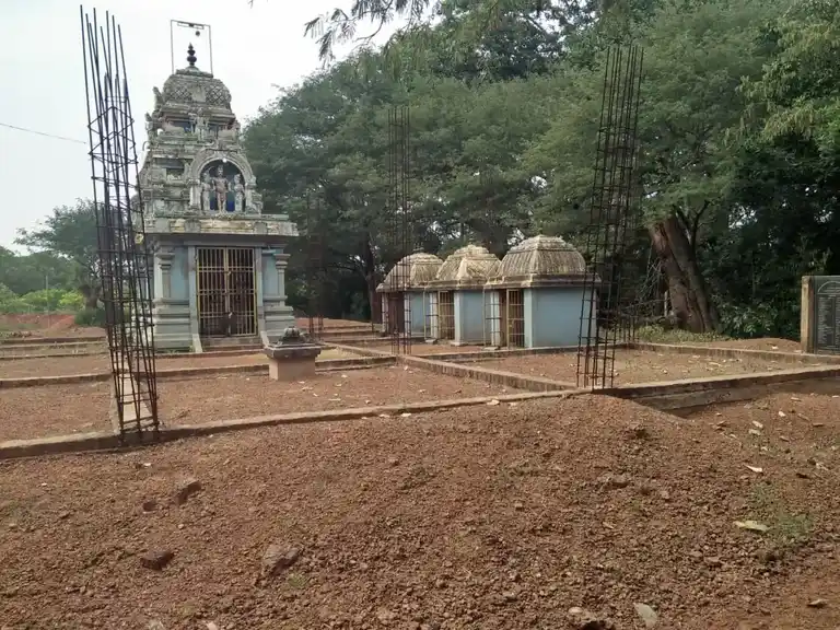 Arulmigu Mathurai Veeran Temple, Kuvagam - 621710 அருள்மிகு மதுரை வீரன் திருக்கோயில், Kuvagam - 621710, Ariyalur - Ancient Temple Architecture and History Image 4