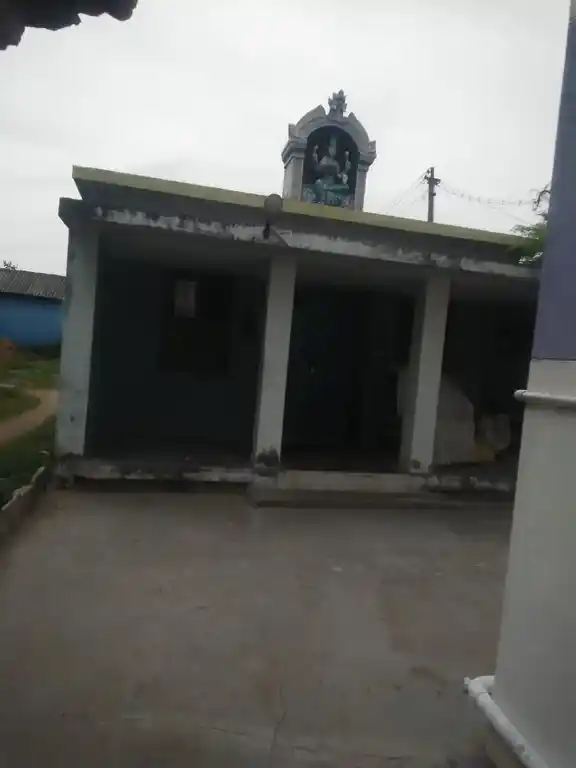 Arulmigu Mathurai Veeraswamy Temple, Pullampadi - 621707 Arulmigu Mathurai Veeraswamy Temple, Pullampadi - 621707, Thiruchirappalli - Ancient Temple Architecture and History Image 4