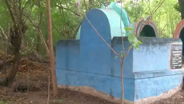 Arulmigu Mathuraveerasami Temple, Karaiyavetti - 621715 Arulmigu Mathuraveerasami Temple, Karaiyavetti - 621715, Ariyalur - Ancient Temple Architecture and History Image 4
