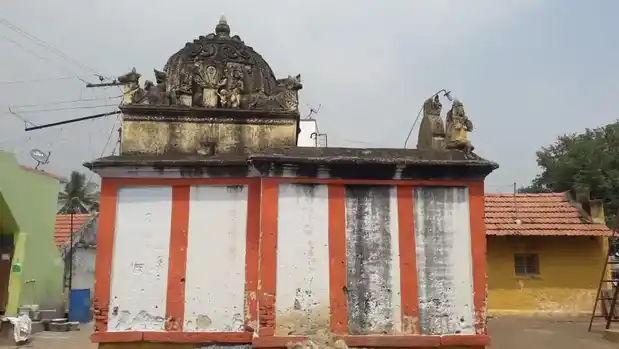 Arulmigu Mattumalaya Perumal Temple, Vangamanoothu - 624306 அருள்மிகு மட்டுமளய பெருமாள் திருக்கோயில், Vangamanoothu - 624306, Dindigul - Ancient Temple Architecture and History Image 4
