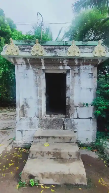 Arulmigu Mavuruthieswarar Temple, Sangeethamangalam - 605202 அருள்மிகு மாவுருதீஸ்வரர் திருக்கோயில், சங்கீதமங்கலம் - 605202, Viluppuram - Ancient Temple Architecture and History Image 2