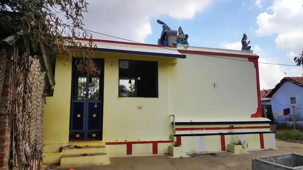 Arulmigu Mayavaperumala Temple, Sikkarasampalayam - 638701 அருள்மிகு மாயவர் பெருமாள் திருக்கோயில், Sikkarasampalayam - 638701, Tiruppur - Ancient Temple Architecture and History Image 4