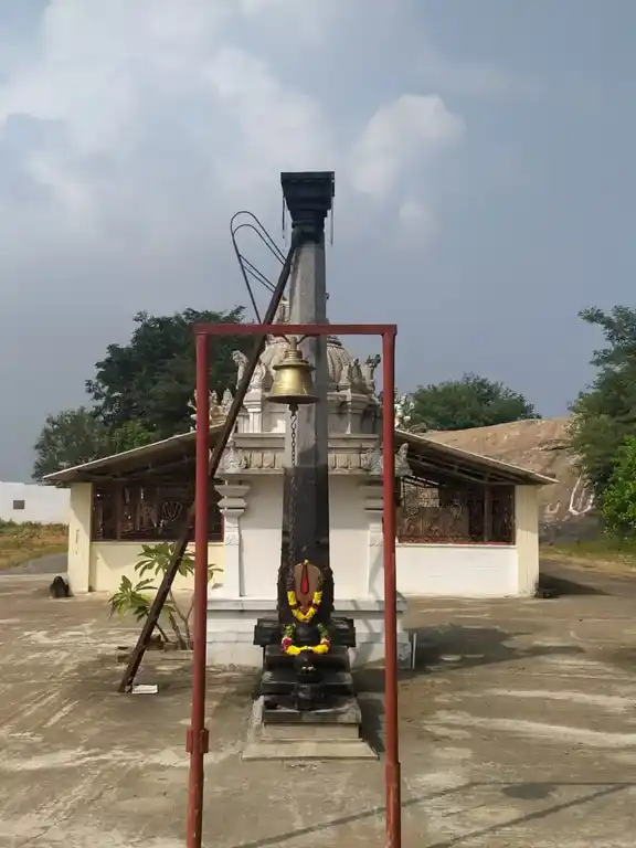 Arulmigu Mayilaadu Perumal Temple, Mungileri Pudupatti - 635207 அருள்மிகு மயிலாடு பெருமாள் திருக்கோயில், Mungileri Pudupatti - 635207, Krishnagiri - Ancient Temple Architecture and History Image 2