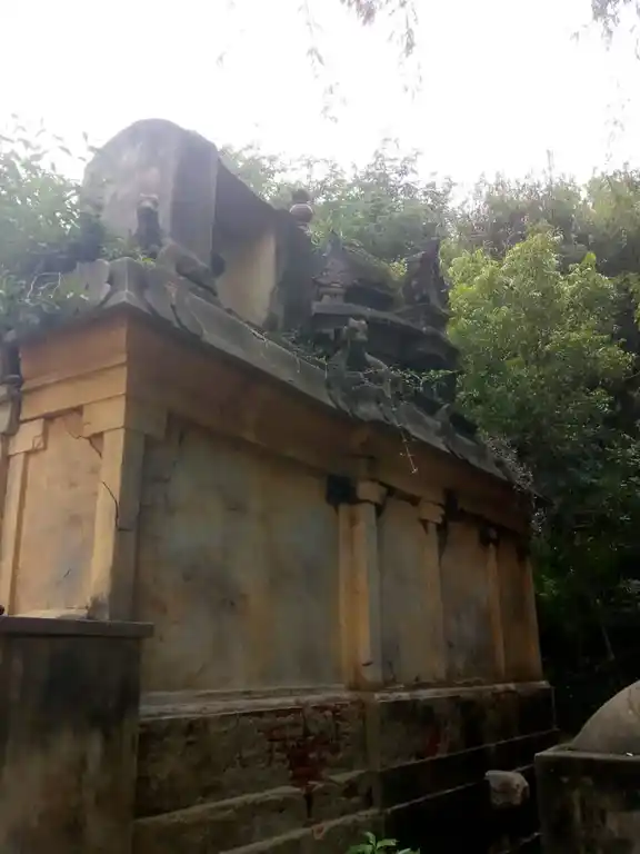 Arulmigu Meeashsundareshwarer Temple, Kavanallur - 612601 மீனாட்சி சுந்தரேஸ்வரர் திருக்கோயில், Kavanallur - 612601, Thiruvarur - Ancient Temple Architecture and History Image 4