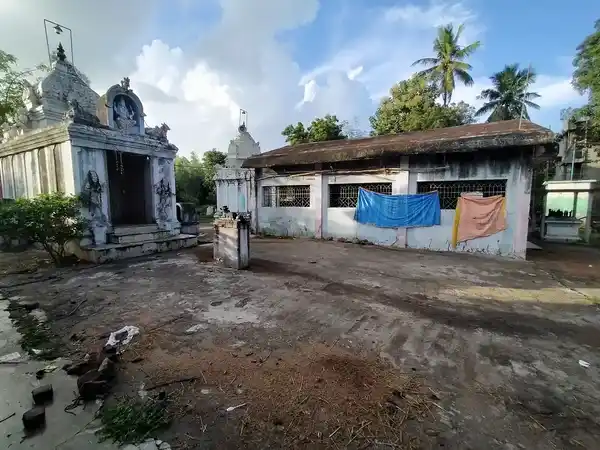 Arulmigu Meenachiamman Temple, Kottaiundar Iruppu, Orathanadu - 614019 அருள்மிகு மீனாட்சி அம்மன் திருக்கோயில், கொட்டையுண்டார் இருப்பு, ஒரத்தனாடு - 614019, Thanjavur - Ancient Temple Architecture and History Image 4