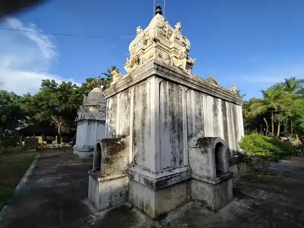 Arulmigu Meenachiamman Temple, Kottaiundar Iruppu, Orathanadu - 614019 அருள்மிகு மீனாட்சி அம்மன் திருக்கோயில், கொட்டையுண்டார் இருப்பு, ஒரத்தனாடு - 614019, Thanjavur - Ancient Temple Architecture and History Image 6