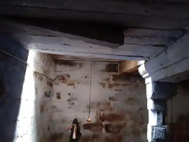 Arulmigu Meenakchi Sundareswarar Temple, Kolvarpatti, Kolvarpatti - 626203 அருள்மிகு மீனாட்சி சுந்தரேஸ்வரர் திருக்கோயில், கோல்வார்பட்டி, கோல்வார்பட்டி - 626203, Virudhunagar - Ancient Temple Architecture and History Image 8