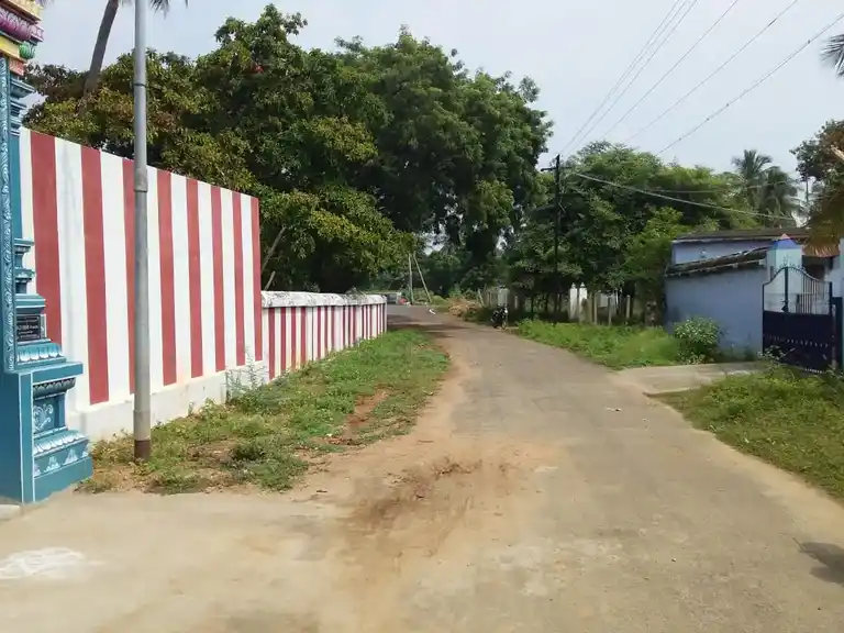 Arulmigu Meenakchi Sunthareshwarar Temple, Kulithalai - 639107 அருள்மிகு மீனாட்சி சுந்தரேஸ்வரர் லெட்சுமி நாராயணப்பெருமாள் திருக்கோயில், மருதூர், குளித்தலை - 639107, Karur - Ancient Temple Architecture and History Image 2