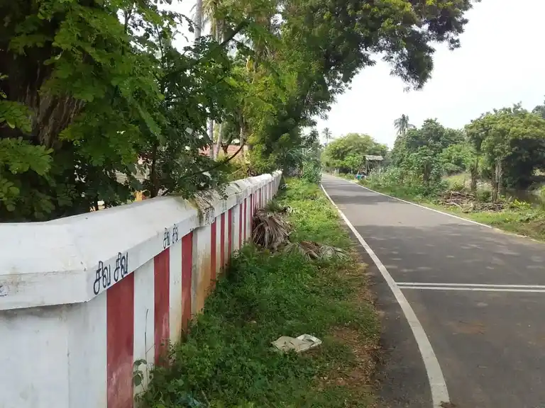 Arulmigu Meenakchi Sunthareshwarar Temple, Kulithalai - 639107 அருள்மிகு மீனாட்சி சுந்தரேஸ்வரர் லெட்சுமி நாராயணப்பெருமாள் திருக்கோயில், மருதூர், குளித்தலை - 639107, Karur - Ancient Temple Architecture and History Image 4