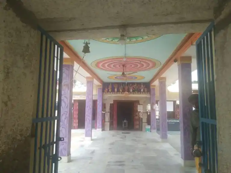 Arulmigu Meenakchisunthareshwarar Temple, Kulithalai - 639104 அருள்மிகு மீனாட்சி சுந்தரேஸ்வரர் திருக்கோயில், Kulithalai - 639104, Karur - Ancient Temple Architecture and History Image 2