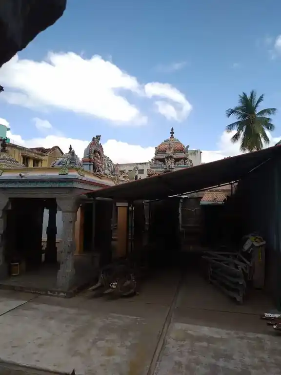 Arulmigu Meenakshi Sundareshwarar Temple, Shevapet, Salem - 636002 அருள்மிகு மீனாட்சி சுந்தரேஸ்வரர் திருக்கோயில், செவ்வாப்பேட்டை, சேலம் - 636002, Salem - Ancient Temple Architecture and History Image 2