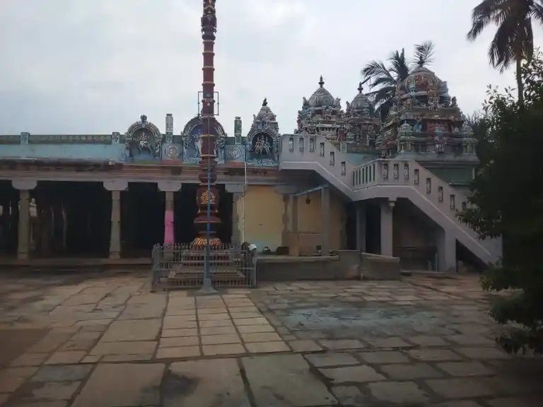 Arulmigu Meenakshi Sundareswarai Temple, Kulipirai - 622402 அருள்மிகு மீனாட்சி சுந்தரேஸ்வரர் திருக்கோயில், Kulipirai - 622402, Pudukkottai - Ancient Temple Architecture and History Image 2