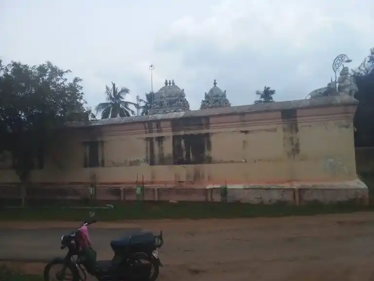 Arulmigu Meenakshi Sundareswarai Temple, Kulipirai - 622402 அருள்மிகு மீனாட்சி சுந்தரேஸ்வரர் திருக்கோயில், Kulipirai - 622402, Pudukkottai - Ancient Temple Architecture and History Image 4