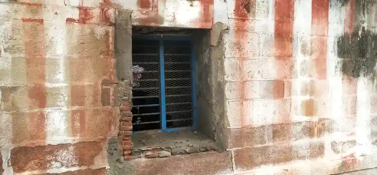 Arulmigu Meenakshi Sundareswarar Temple, Kamuthi - 623603 அருள்மிகு மீனாட்சி சுந்தரேஸ்வரர் திருக்கோயில், கமுதி - 623603, Ramanathapuram - Ancient Temple Architecture and History Image 5