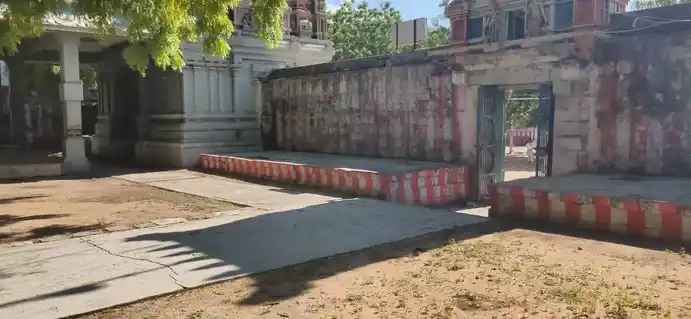 Arulmigu Meenakshi Sundareswarar Temple, Kamuthi - 623603 அருள்மிகு மீனாட்சி சுந்தரேஸ்வரர் திருக்கோயில், கமுதி - 623603, Ramanathapuram - Ancient Temple Architecture and History Image 9