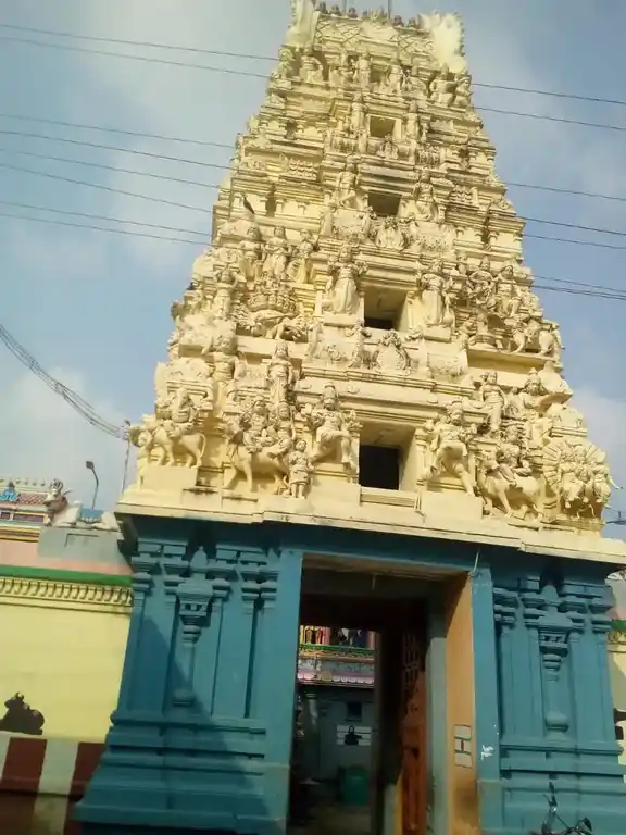 Arulmigu Meenakshi Sundareswarar Temple, Kosapet, Vellore - 632001 அருள்மிகு மீனாட்சி சுந்தரேஸ்வரர் திருக்கோயில், கொசப்பேட்டை, வேலூர் - 632001, Vellore - Ancient Temple Architecture and History Image 2