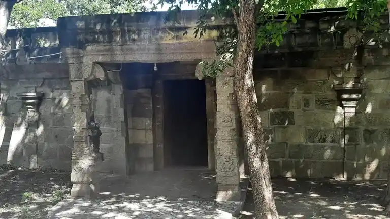 Arulmigu Meenakshi Sundareswarar Temple, Melathirumanickam - 625535 அருள்மிகு மீனாட்சி சுந்தரேஸ்வரர் திருக்கோயில், மேலதிருமணிக்கம் - 625535, Madurai - Ancient Temple Architecture and History Image 2