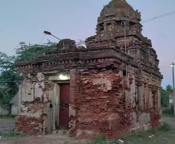 Arulmigu Meenakshisunthraeswarar Temple, Alathampadi - 610203 அருள்மிகு மீனாட்சிசுந்தரேஷ்வரர் திருக்கோயில், Alathampadi - 610203, Thiruvarur - Ancient Temple Architecture and History Image 2