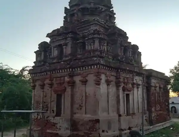 Arulmigu Meenakshisunthraeswarar Temple, Alathampadi - 610203 அருள்மிகு மீனாட்சிசுந்தரேஷ்வரர் திருக்கோயில், Alathampadi - 610203, Thiruvarur - Ancient Temple Architecture and History Image 4
