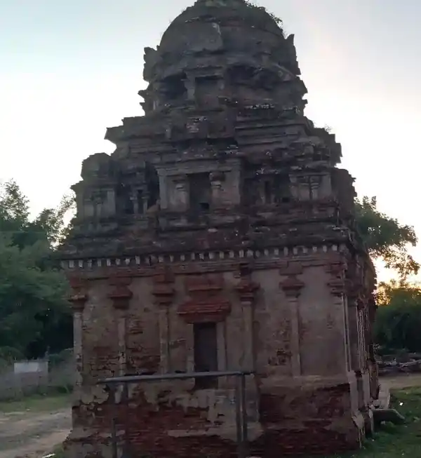 Arulmigu Meenakshisunthraeswarar Temple, Alathampadi - 610203 அருள்மிகு மீனாட்சிசுந்தரேஷ்வரர் திருக்கோயில், Alathampadi - 610203, Thiruvarur - Ancient Temple Architecture and History Image 5