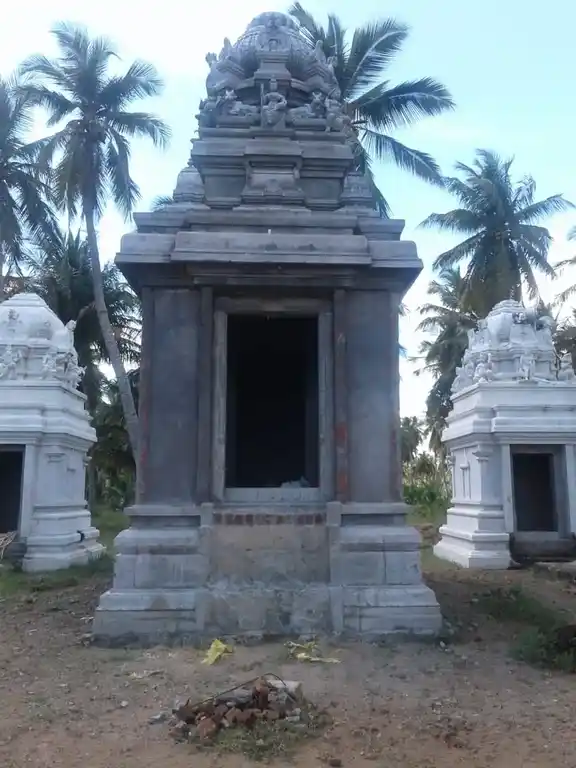 Arulmigu Meenakshiyamman Temple, Kuruvikkarambai - 614804 அருள்மிகு மீனாட்சியம்மன் திருக்கோயில், Kuruvikkarambai - 614804, Thanjavur - Ancient Temple Architecture and History Image 3