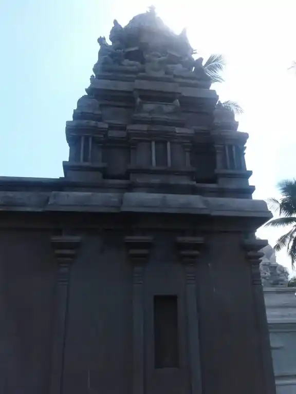 Arulmigu Meenakshiyamman Temple, Kuruvikkarambai - 614804 அருள்மிகு மீனாட்சியம்மன் திருக்கோயில், Kuruvikkarambai - 614804, Thanjavur - Ancient Temple Architecture and History Image 4