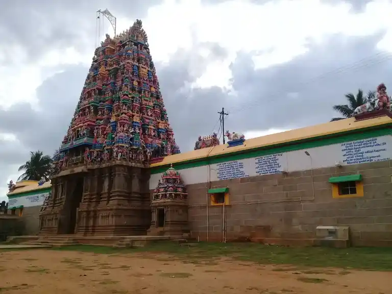 Arulmigu Meenatchi Sundareshwarar Temple, Aathankudi - 630101 Arulmigu Meenatchi Sundareshwarar Temple, Aathankudi - 630101, Sivagangai - Ancient Temple Architecture and History Image 4