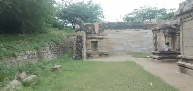 Arulmigu Meenatchi Sundareswarar Temple, Aariyur - 622102 அருள்மிகு அருள்மிகு மீனாட்சிசந்தரேஸ்வரர் திருக்கோயில், Aariyur - 622102, Pudukkottai - Ancient Temple Architecture and History Image 4