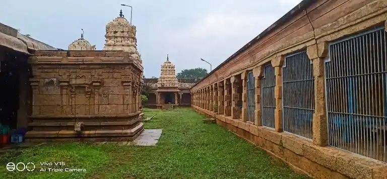 Arulmigu Meenatchi Sundareswarar Temple, Ammankuruchi, Ponnamaravathi Taluk - 622407 அருள்மிகு மீனாட்சி சுந்தரேஸ்வரர் திருக்கோயில், அம்மன்குறிச்சி, பொன்னமராவதி வட்டம் - 622407, Pudukkottai - Ancient Temple Architecture and History Image 2